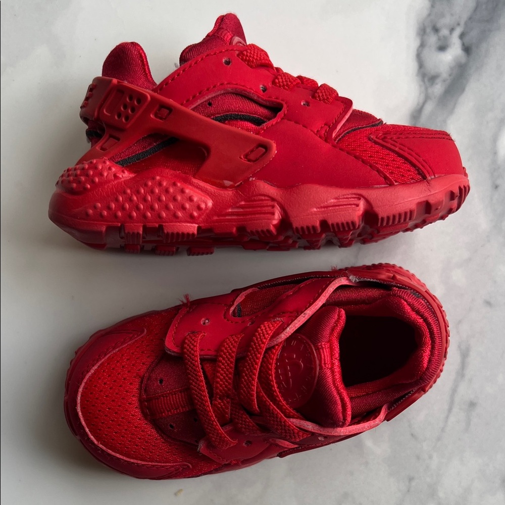 Nike 5C triple red Huarache BABY